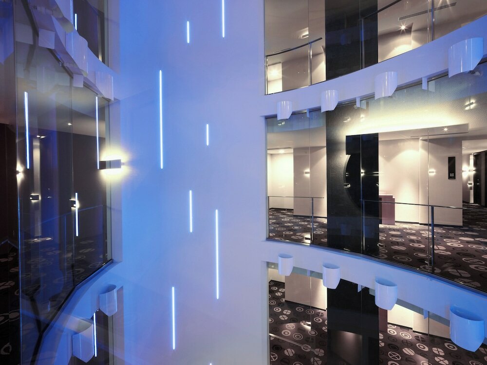 Фото Le Germain Hotel Maple Leaf Square