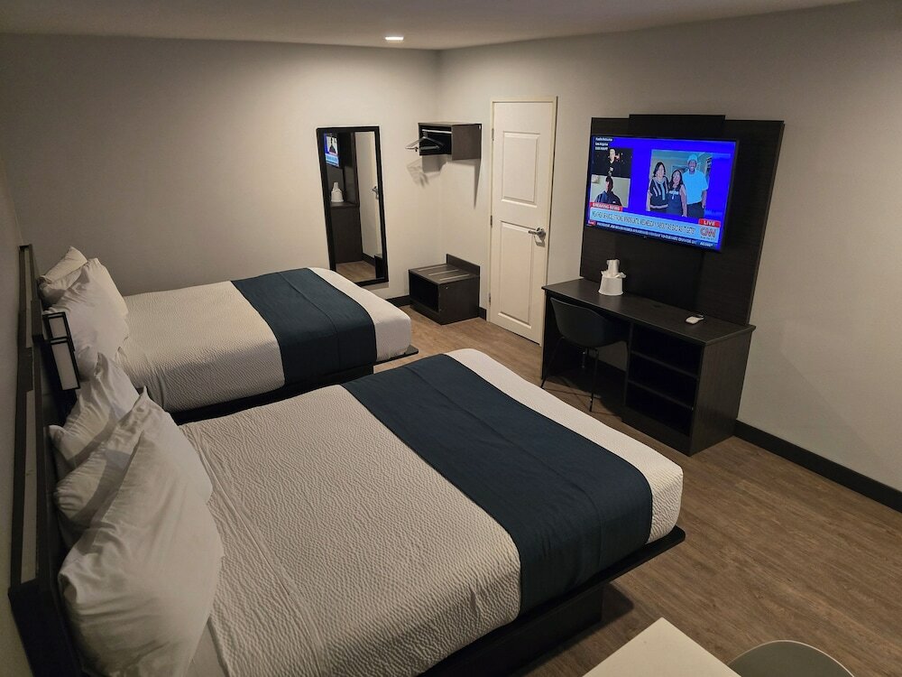 Фото Americas Best Value Inn Los Angeles at S Alvarado St