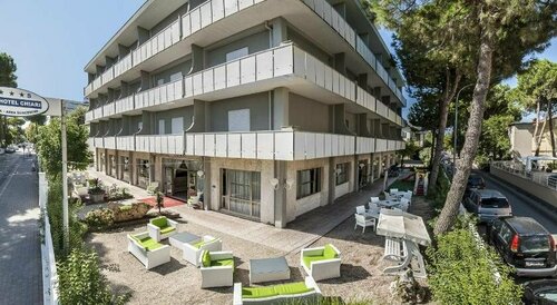 Внешний вид отеля New Hotel Chiari в Червии, фото 1