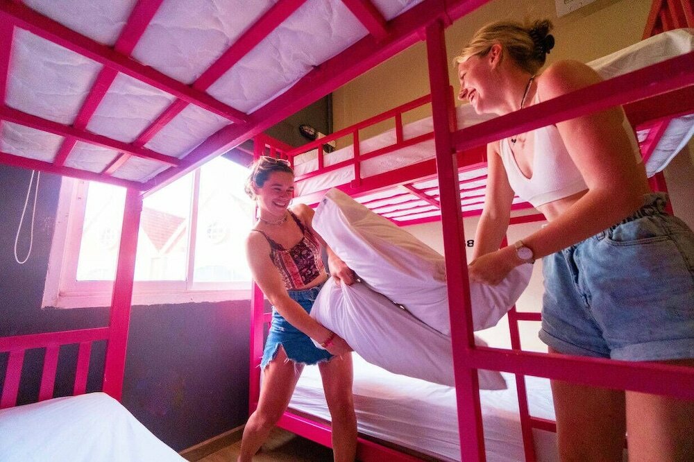 Фото Slumber Party Phi Phi - Hostel