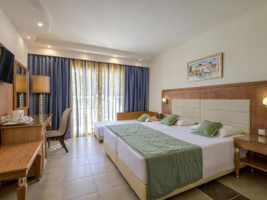 Фото Natura Park Village