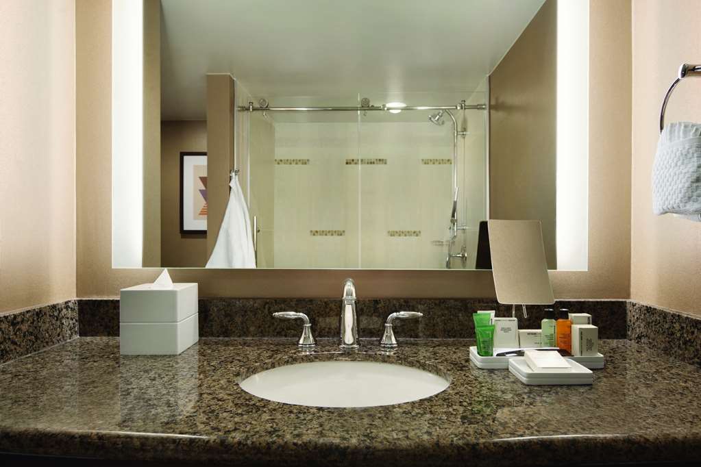 Фото Hilton Arlington