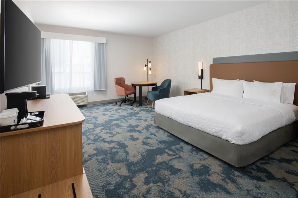 Фото Holiday Inn Express North Hollywood - Burbank Area, an Ihg Hotel