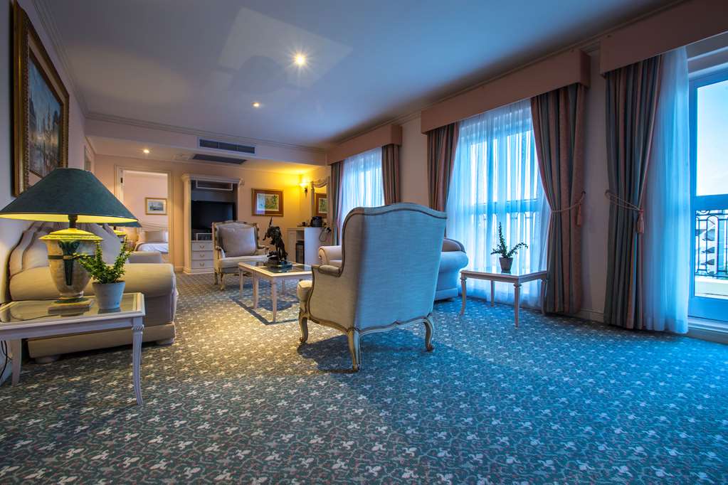 Фото Radisson Blu Le Vendome Hotel, Cape Town