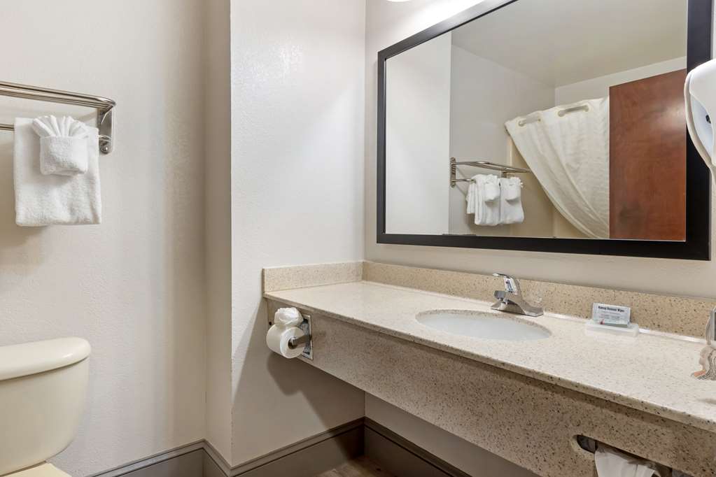 Фото Best Western Magnolia Inn and Suites
