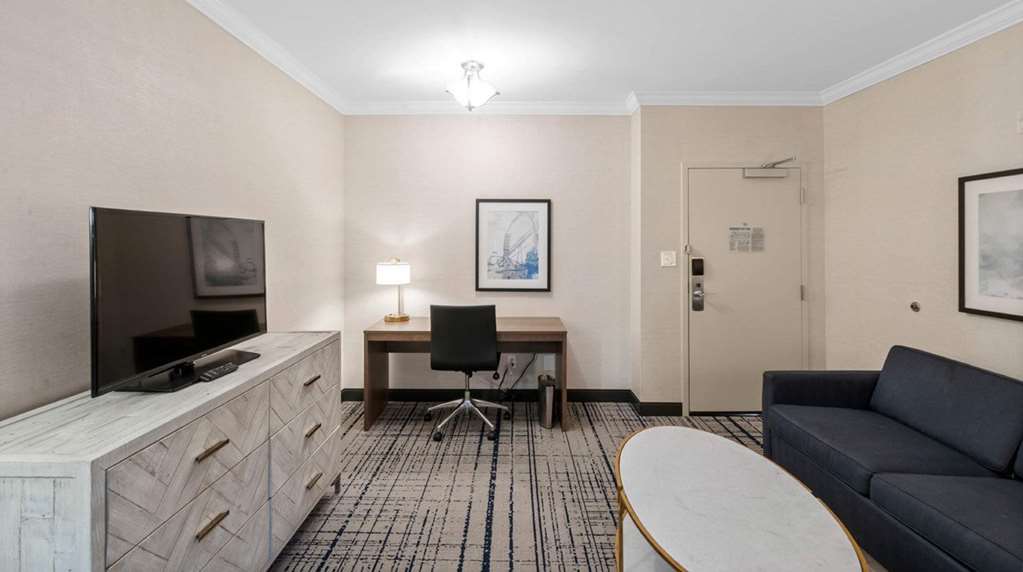 Фото DoubleTree by Hilton South Charlotte Tyvola