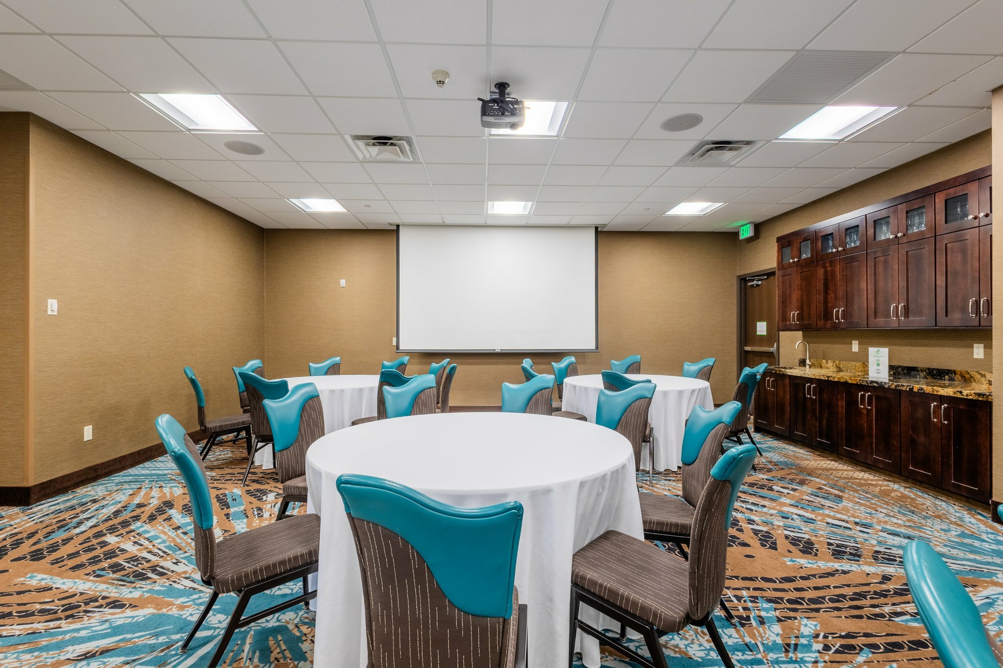 Фото Holiday Inn South Jordan - Slc South, an Ihg Hotel