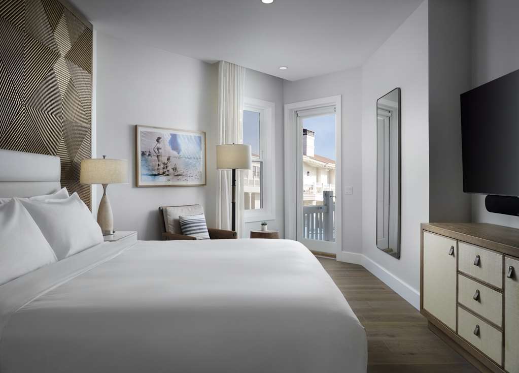 Фото Beach Village at The Del, Curio Collection by Hilton