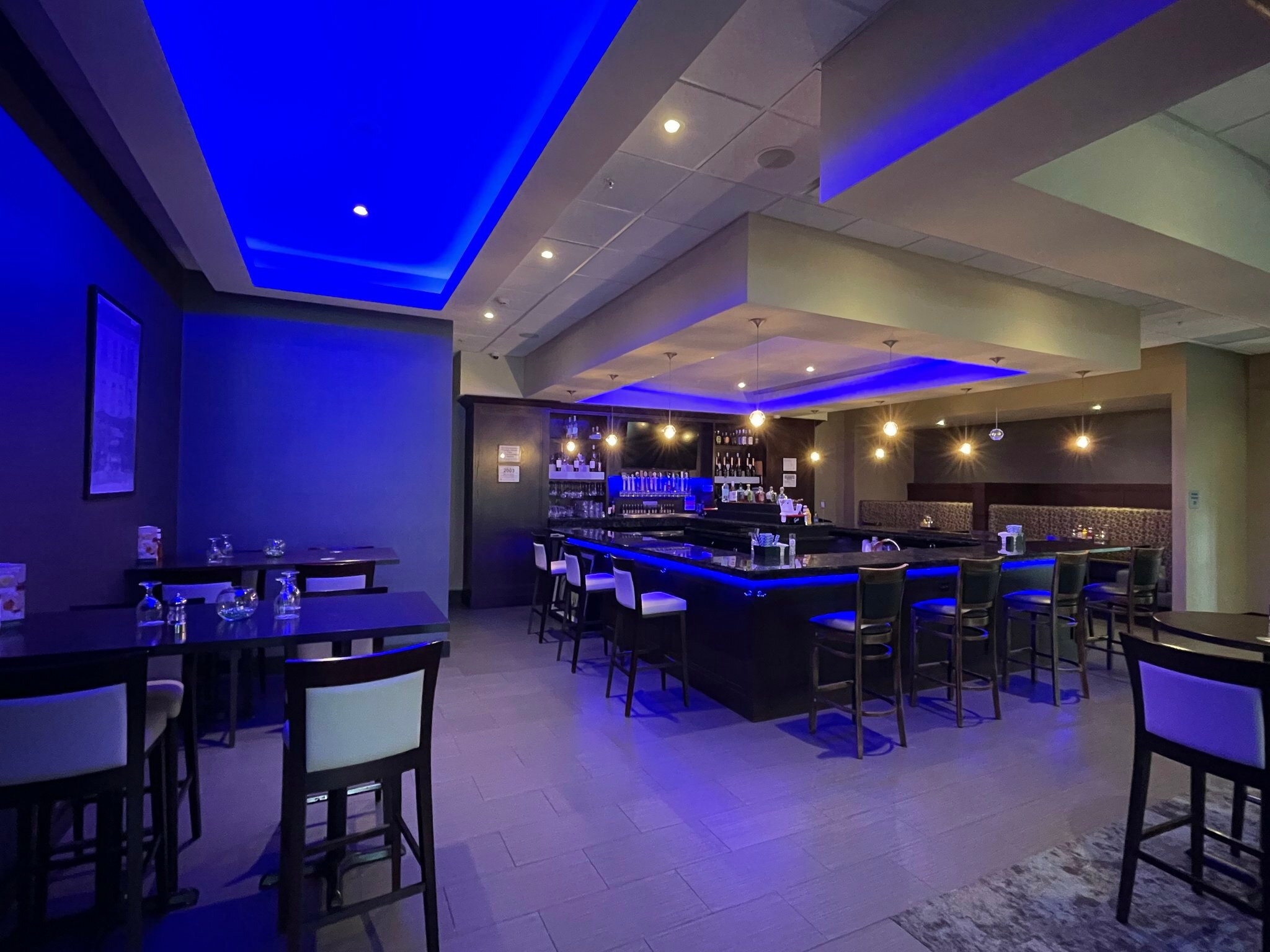 Фото Holiday Inn & Suites Farmington Hills - Detroit Nw