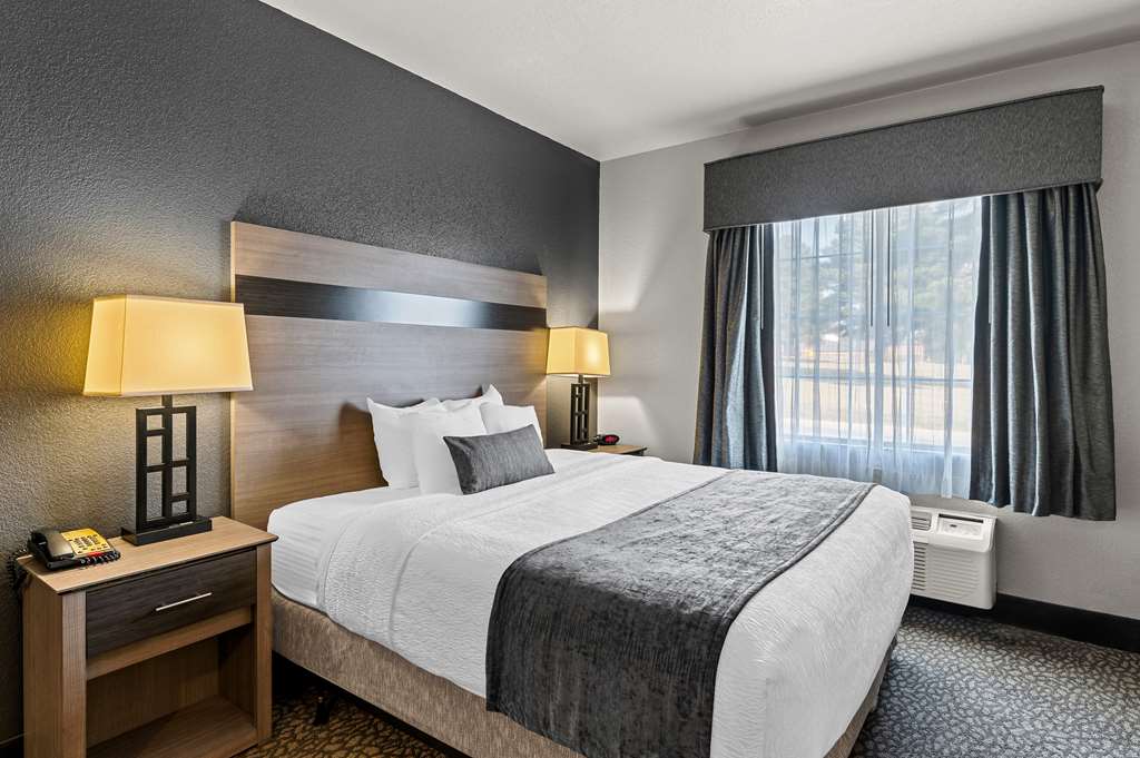 Фото Best Western Sherwood Inn & Suites