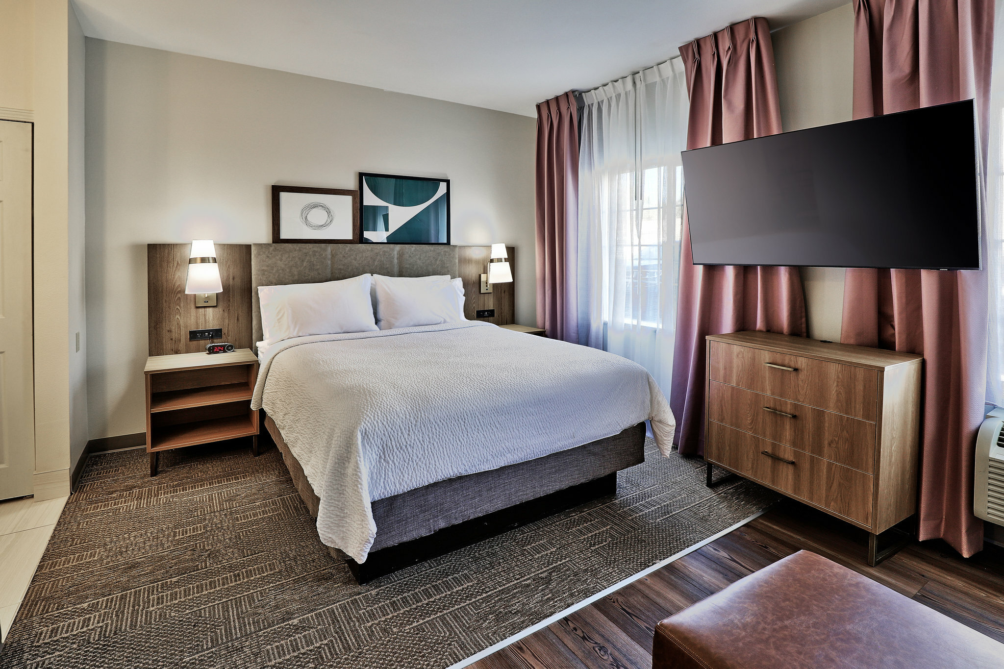 Фото Staybridge Suites Albuquerque - Airport, an Ihg Hotel