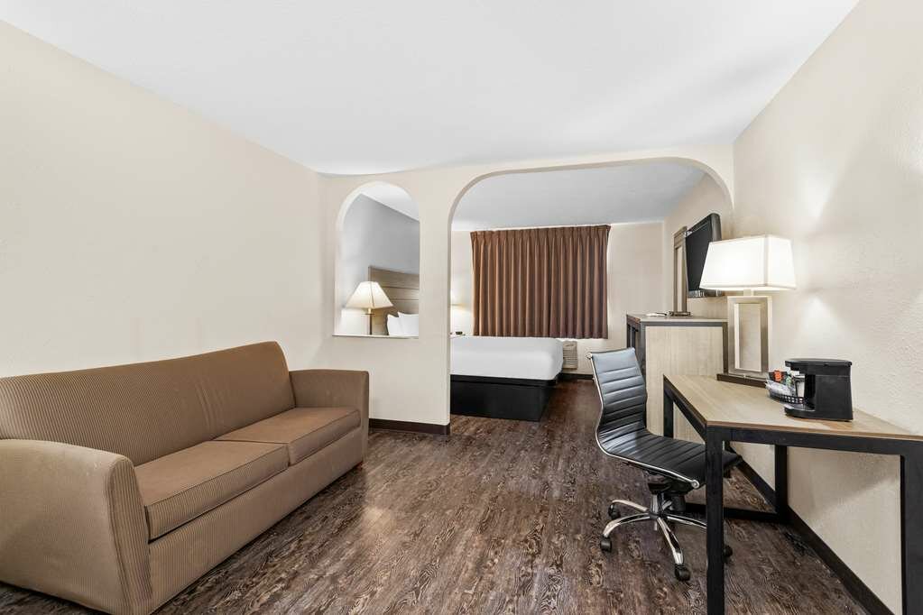 Фото SureStay Hotel by Best Western Albuquerque Midtown