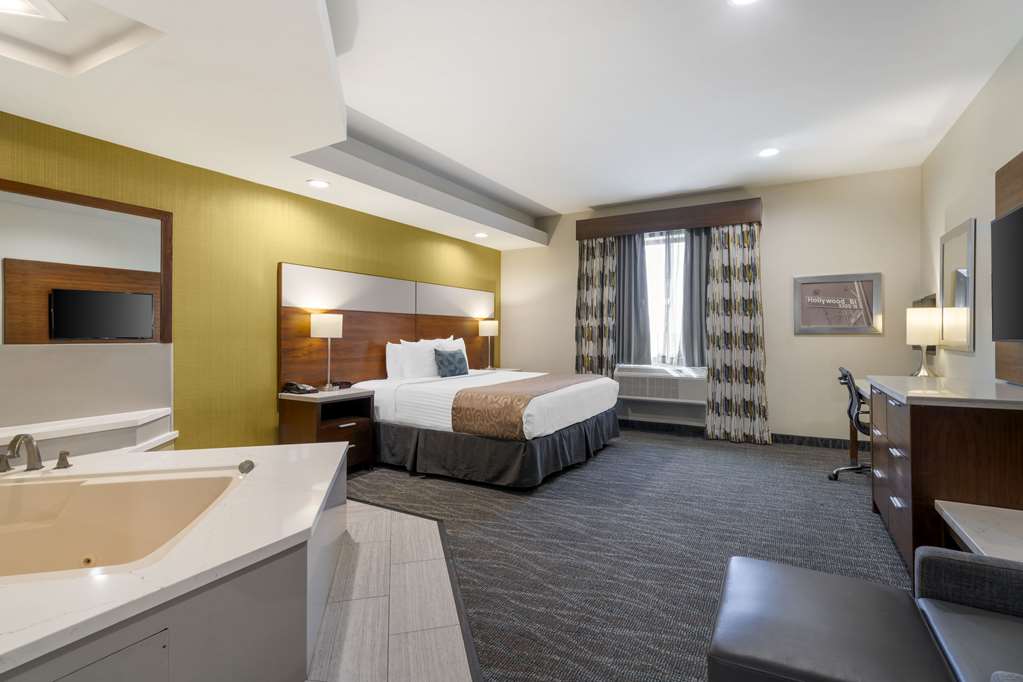 Фото Best Western Plus Gardena Inn & Suites