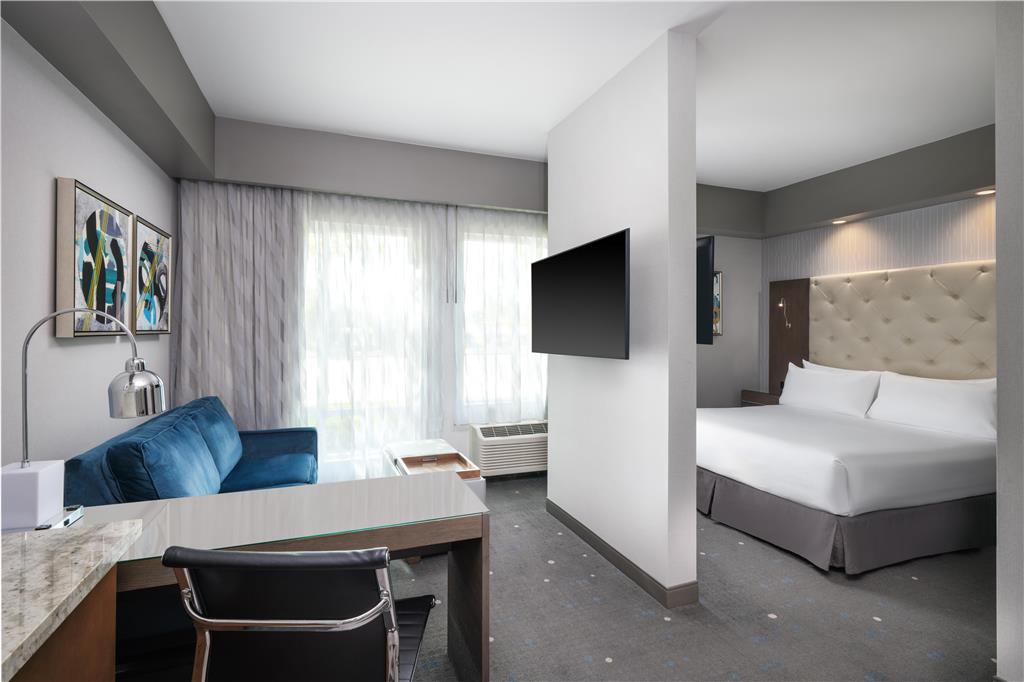 Фото Best Western Premier Hotel at Fisher's Landing