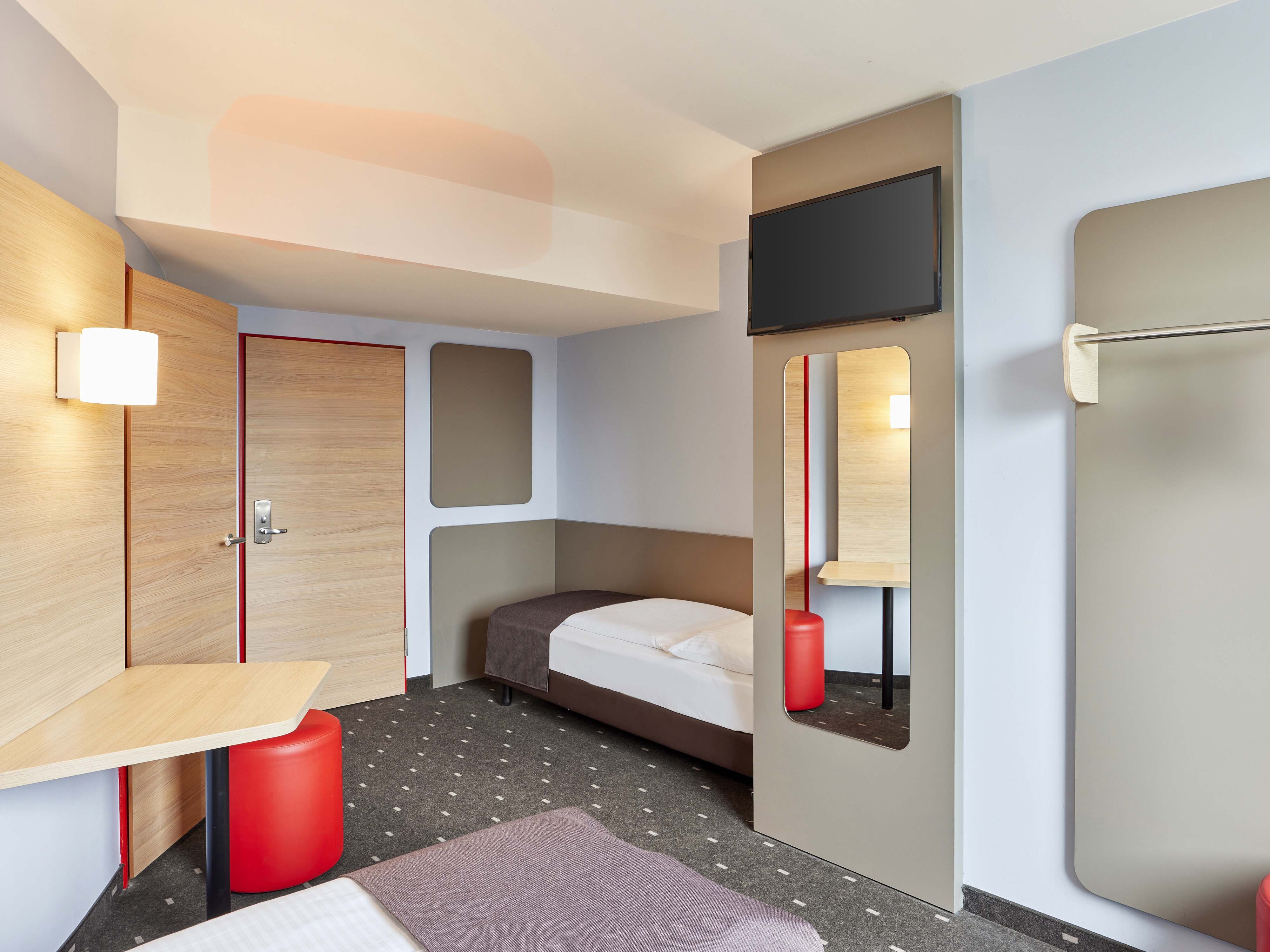 Фото B&b Hotel Saarbrücken-Hbf