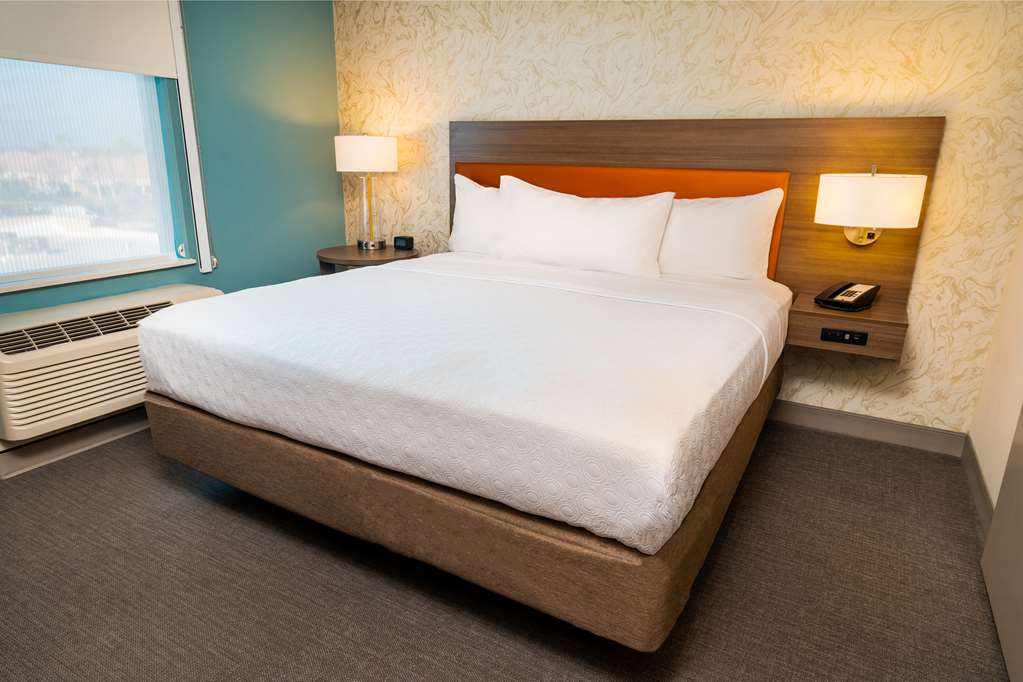 Фото Home2 Suites by Hilton Bakersfield
