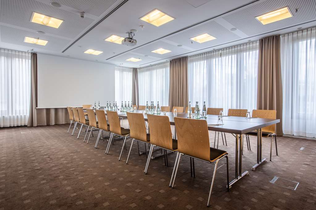Фото Radisson Blu Hotel, Hannover