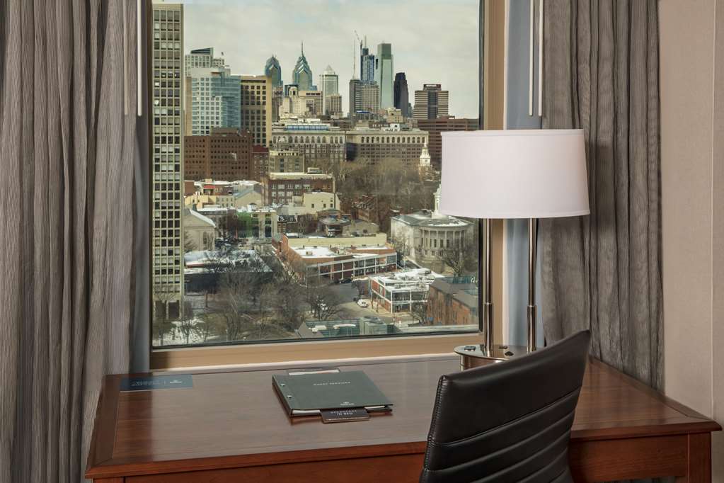 Фото Hilton Philadelphia at Penn's Landing