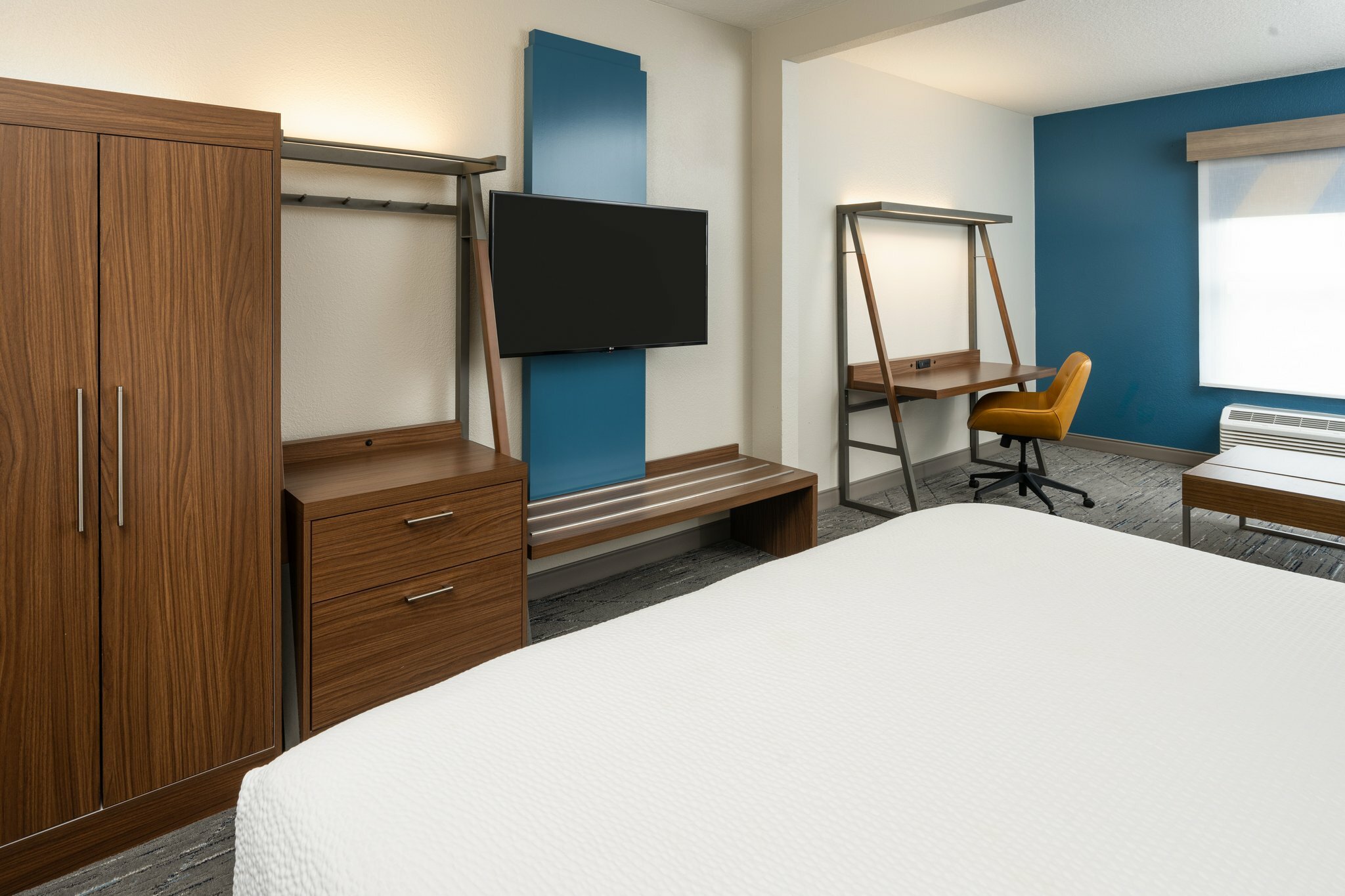 Фото Holiday Inn Express & Suites Orlando International Airport