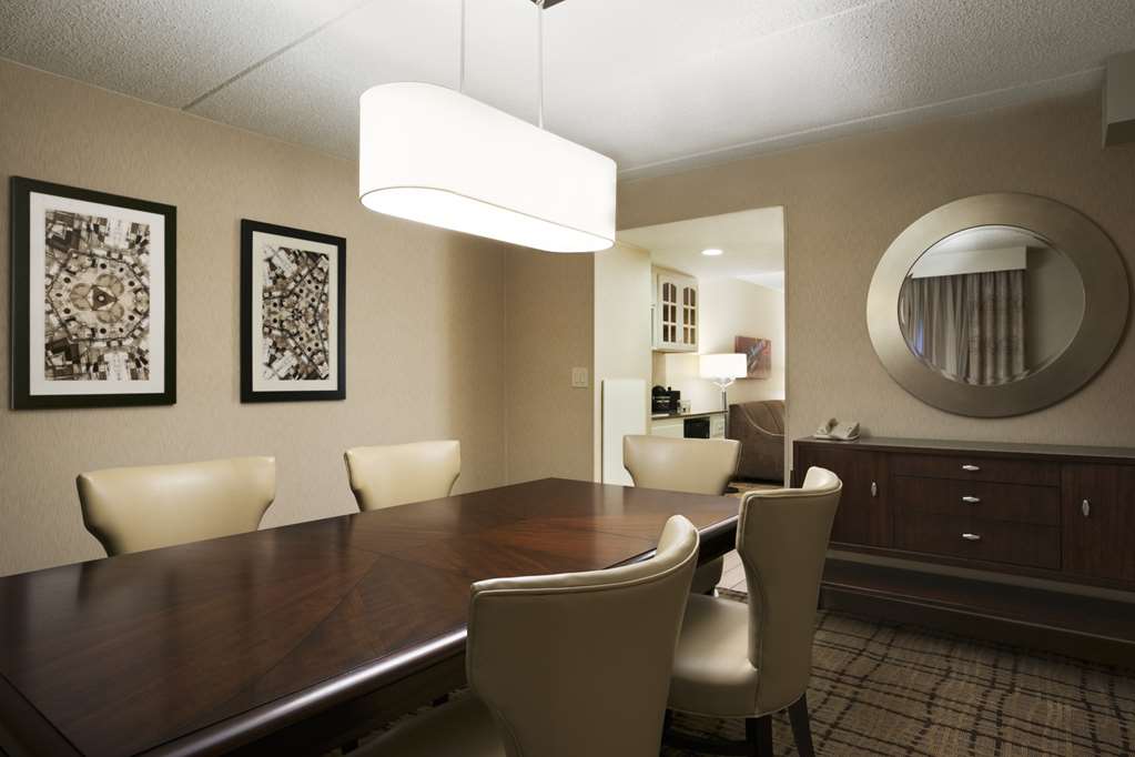 Фото Embassy Suites by Hilton Cleveland Beachwood