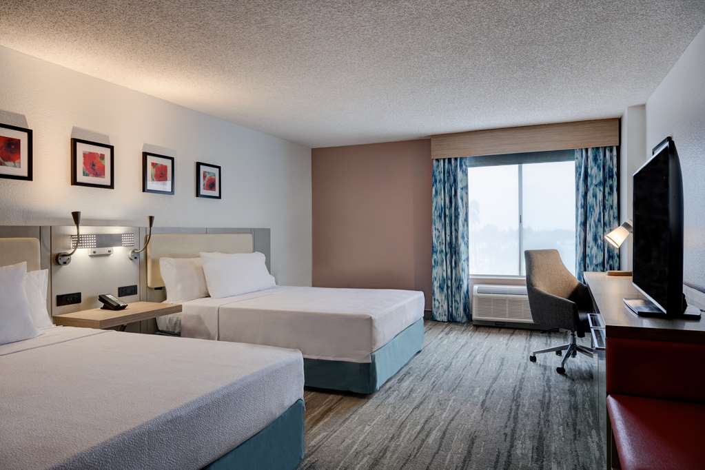Фото Hilton Garden Inn Anaheim/Garden Grove