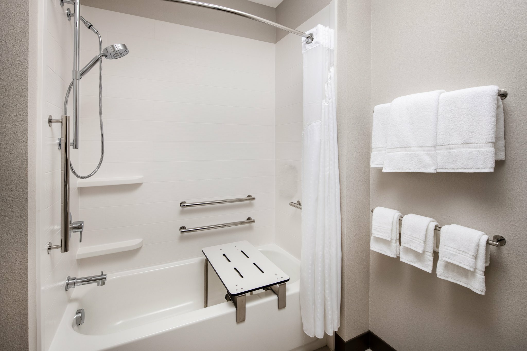 Фото Holiday Inn Express & Suites Ft Myers Beach-Sanibel Gateway, an Ihg Hotel