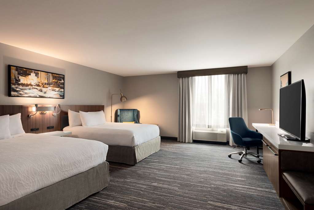 Фото Hilton Garden Inn Milwaukee Brookfield Conference Center, Wi