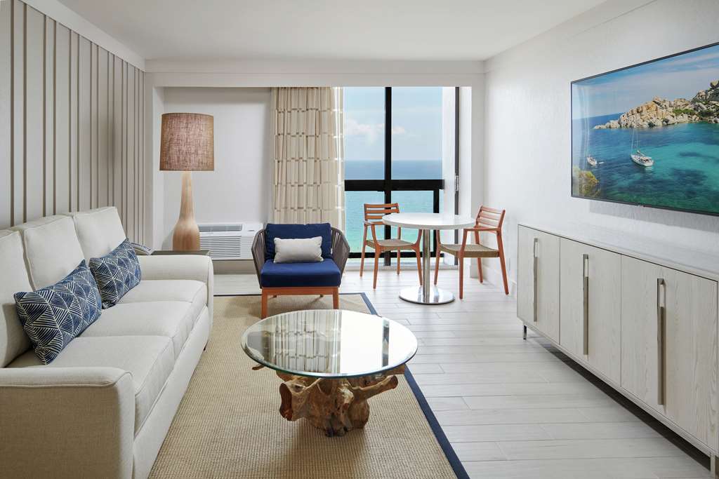 Фото Bahia Mar Ft. Lauderdale Beach- a DoubleTree by Hilton Hotel