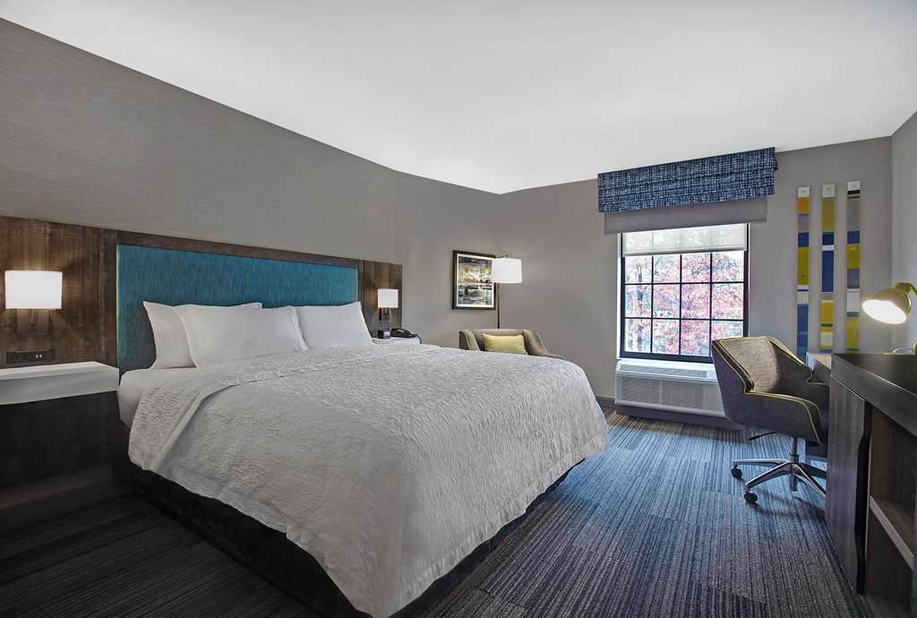 Фото Hampton Inn Westfield
