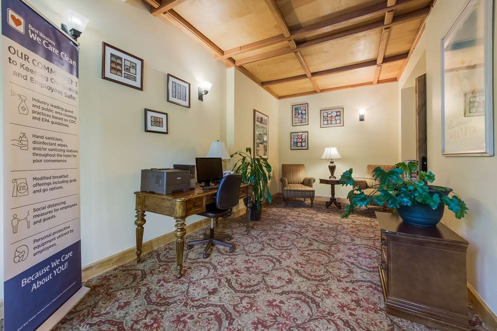 Фото Best Western Tyrolean Lodge