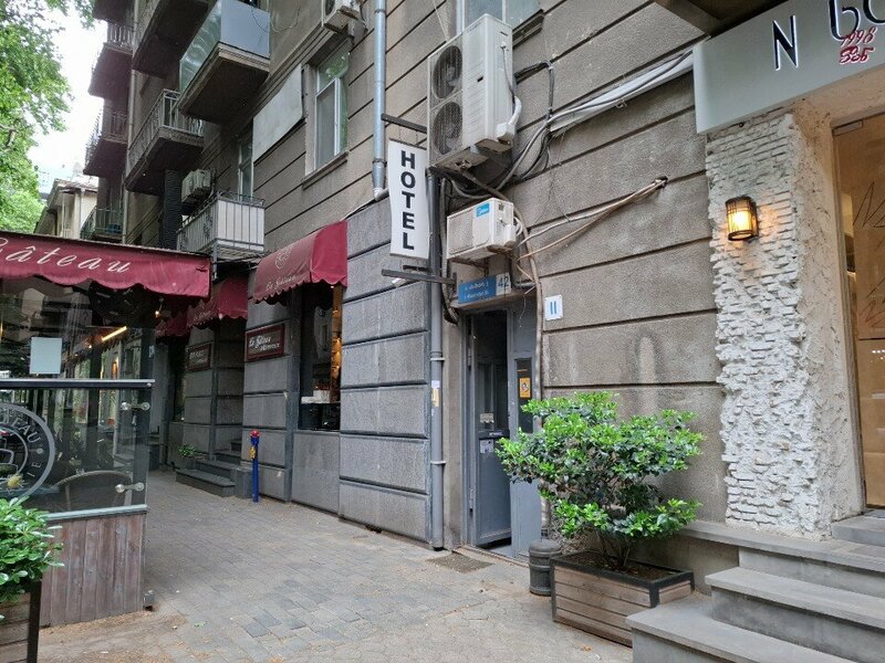 Гостиница Apart Hotel Gh в Тбилиси