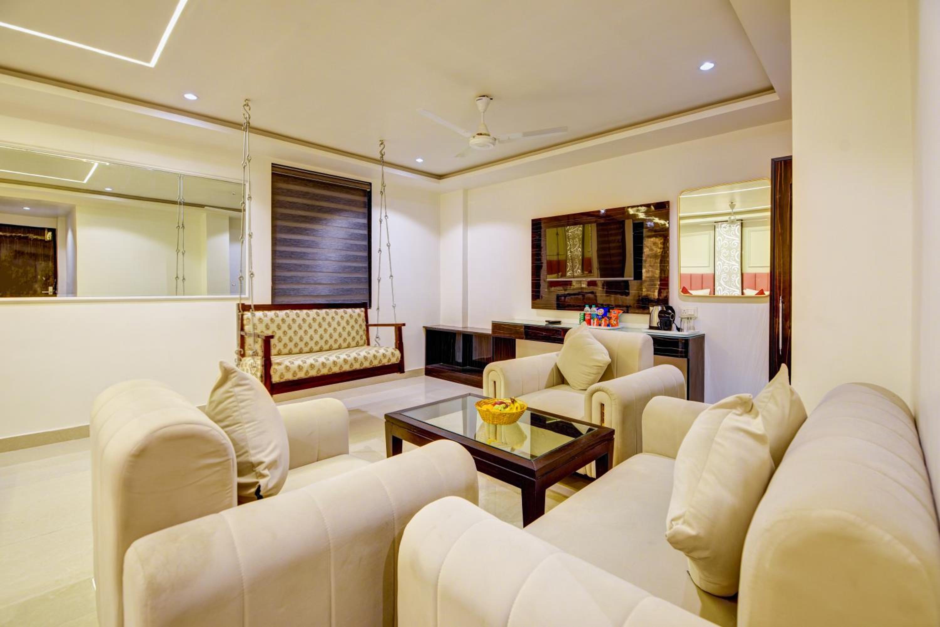 Фото Krishina Hotel