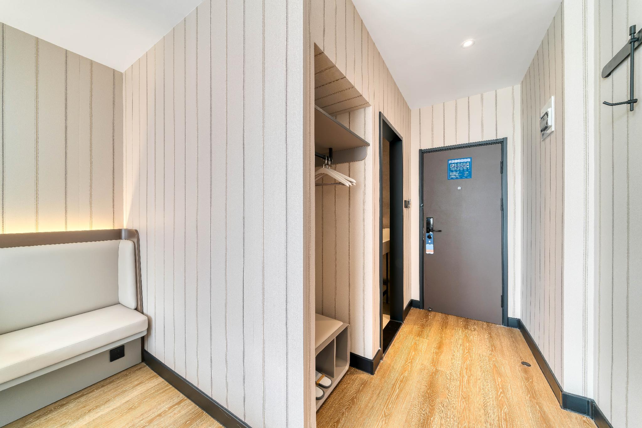 Фото Ebo Hotel Hangzhou Wulinmen