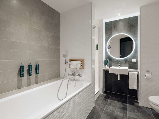 Фото DoubleTree by Hilton Amsterdam Centraal Station