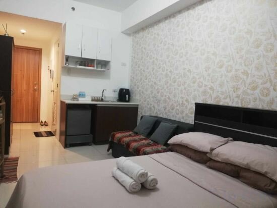 Apartments Grand Riviera Condotel infront of us embassy 17fl, Manila, photo