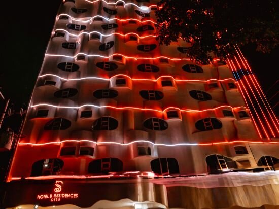 Фото S Hotel and Residences