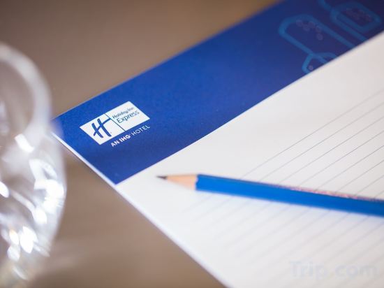 Фото Holiday Inn Express Amsterdam - Schiphol, an Ihg Hotel