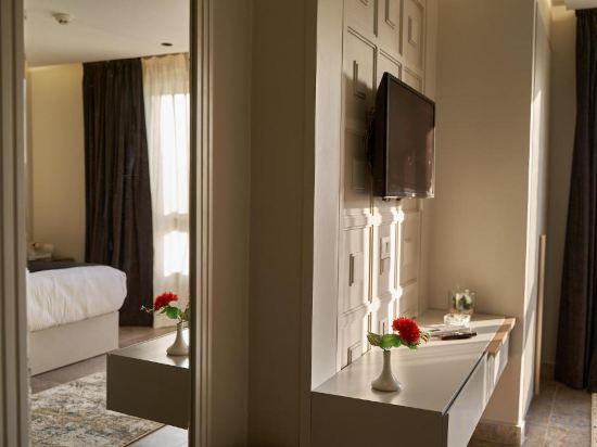 Фото Pyramids Charm