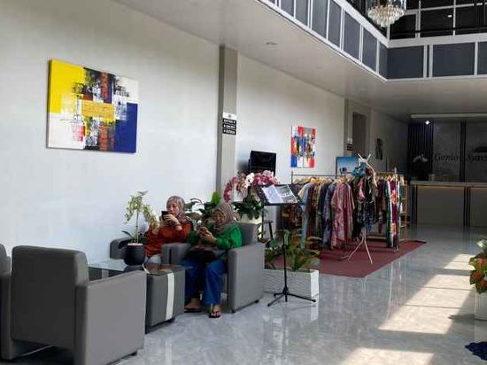 Фото Genio Syariah Hotel Solo