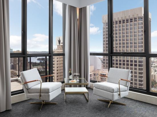 Фото Meriton Suites Pitt Street