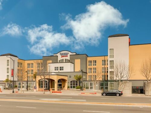Гостиница Fairfield by Marriott Inn & Suites San Francisco Airport/Millbrae в Милбро