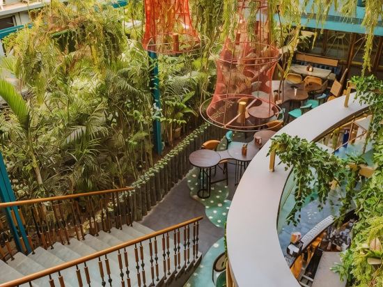 Фото Goldfinch Hotel Mumbai