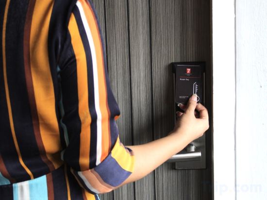 Фото 7 Days Premium Hotel Pattaya