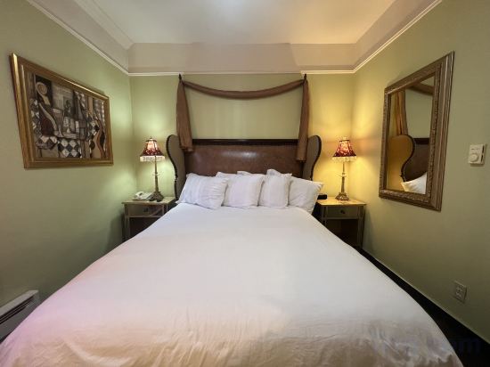 Фото Fitzgerald Hotel