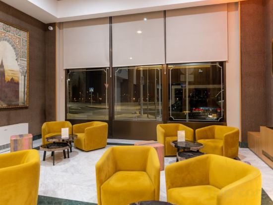 Фото Hotel Zentral Mayoral