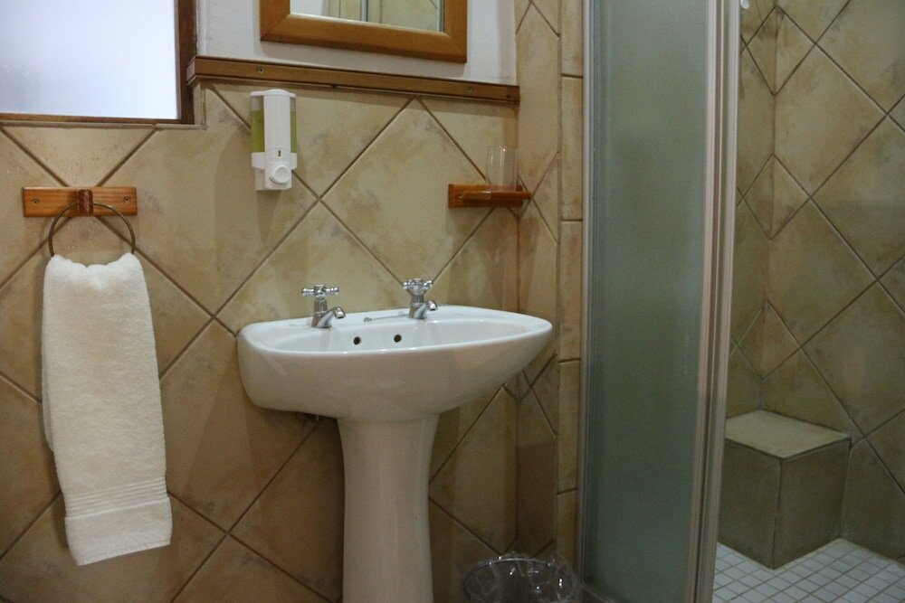 Фото Aan Die Oewer Guest House