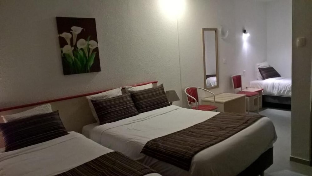 Фото Hotel Tambourin