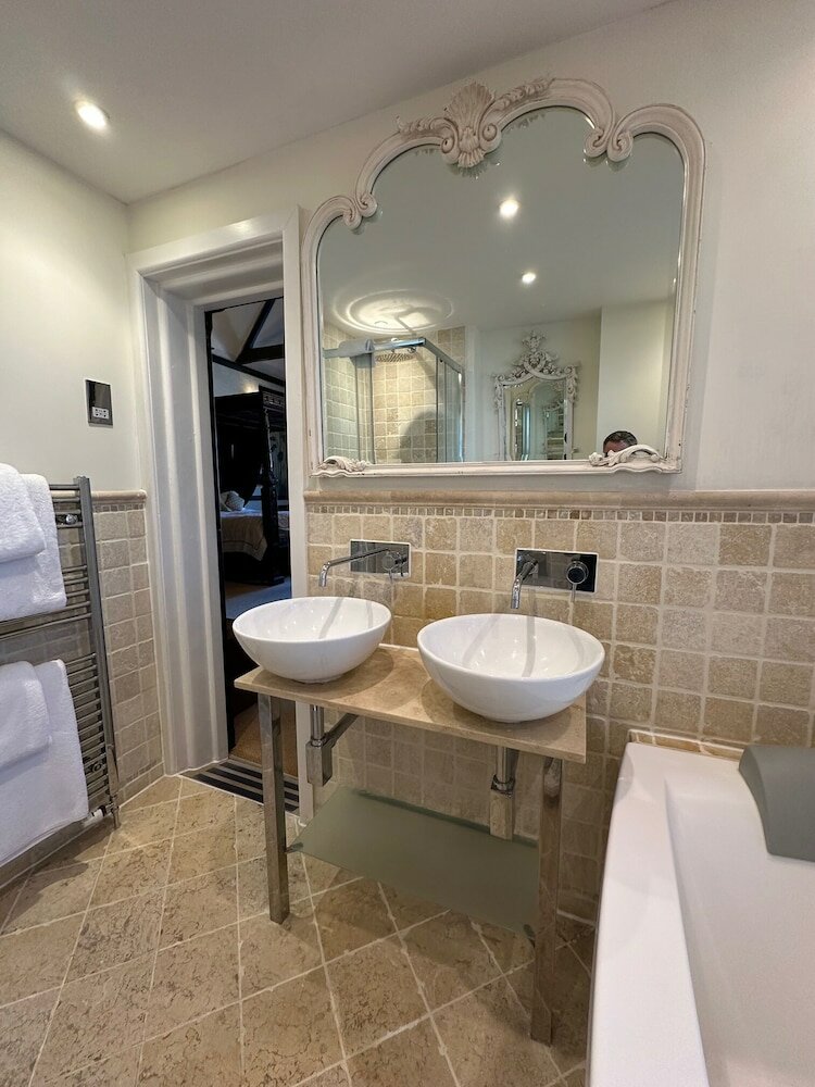 Фото Langtry Manor Hotel