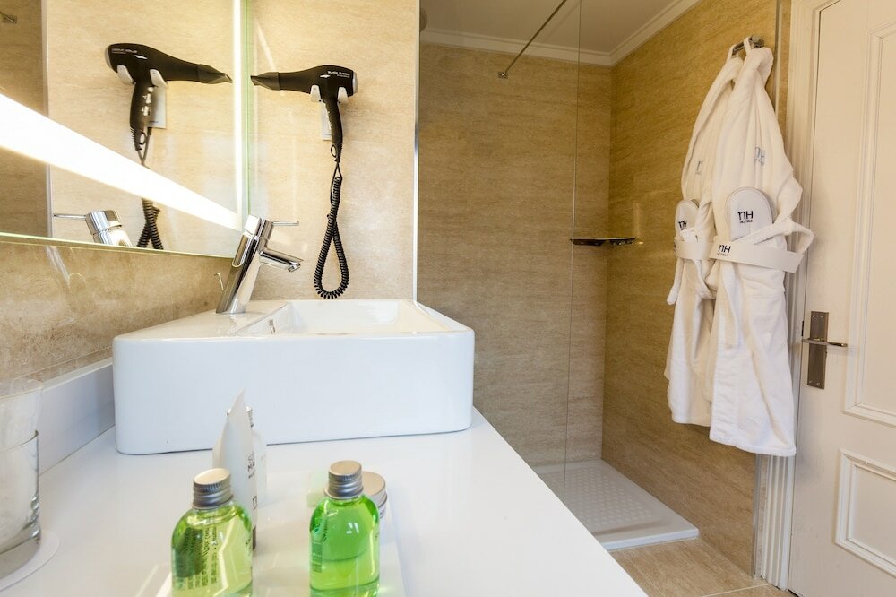 Фото Nh Oviedo Principado