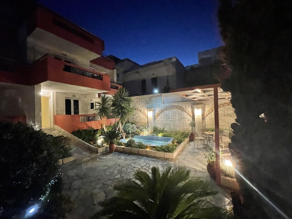 Фото Hotel Flisvos